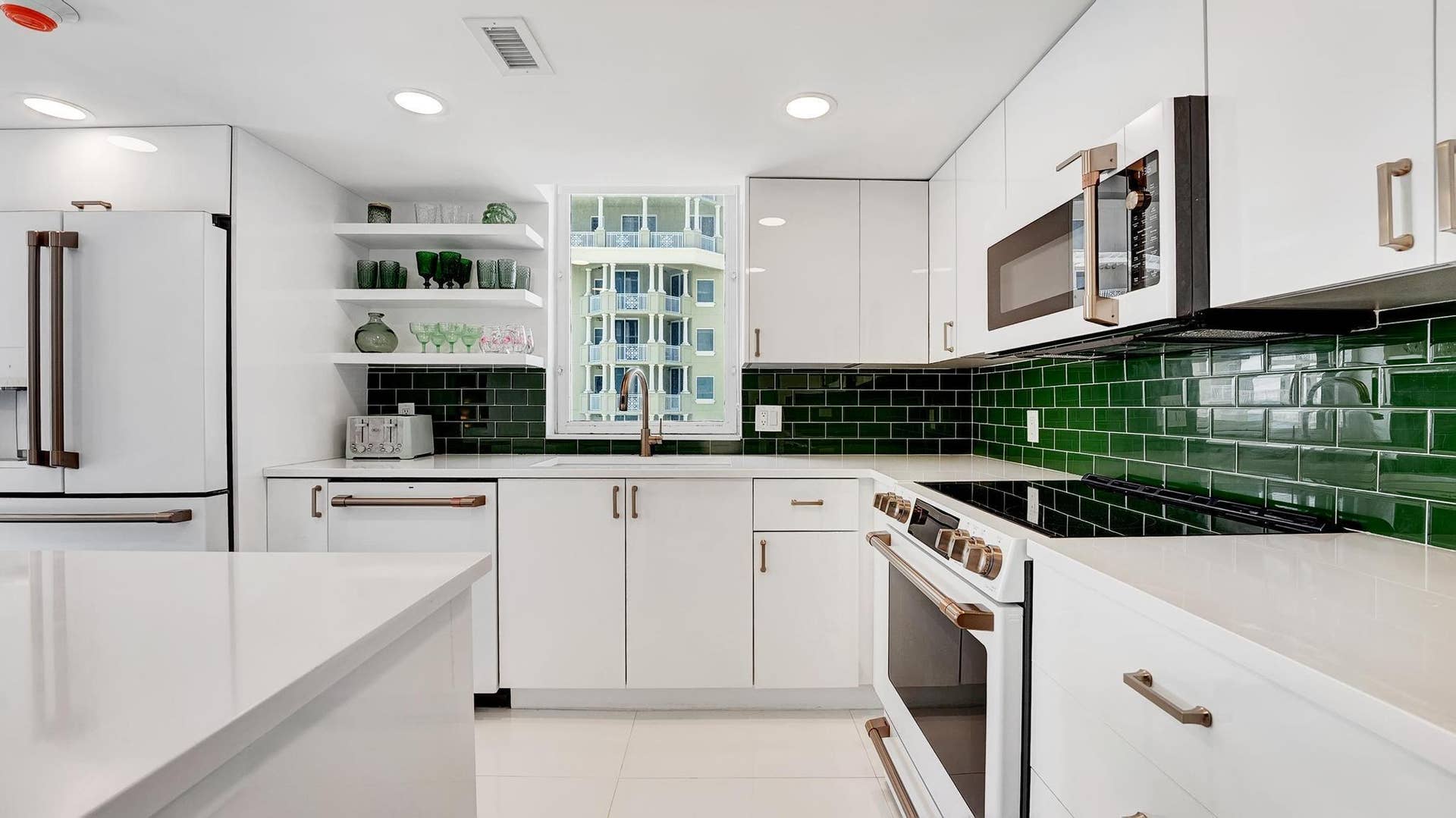 5380 N Ocean Drive, #6C, Riviera Beach, FL 33404 DSC09925