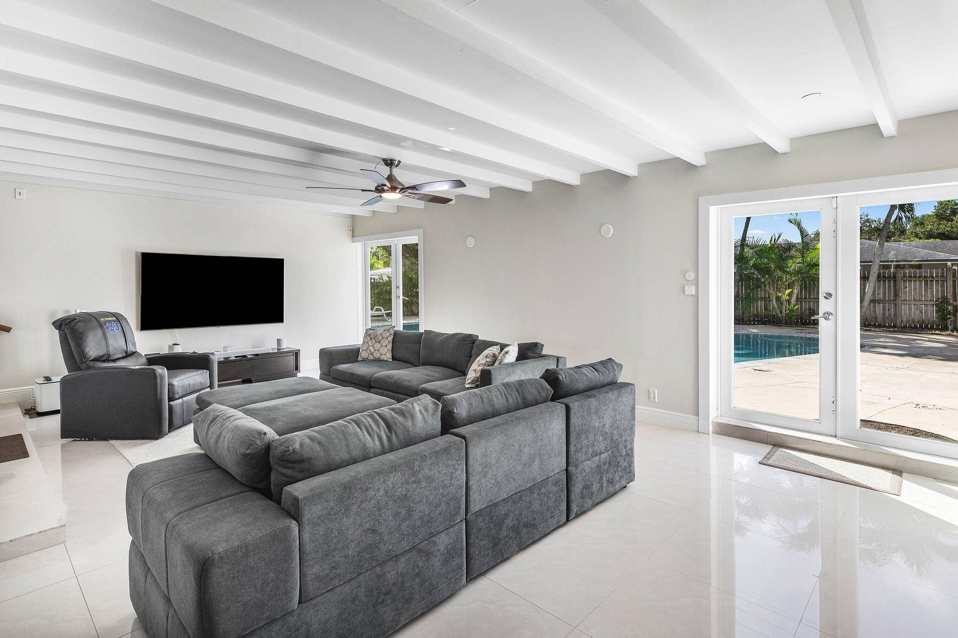010-3444PierceStreet-Hollywood-FL-33021-
