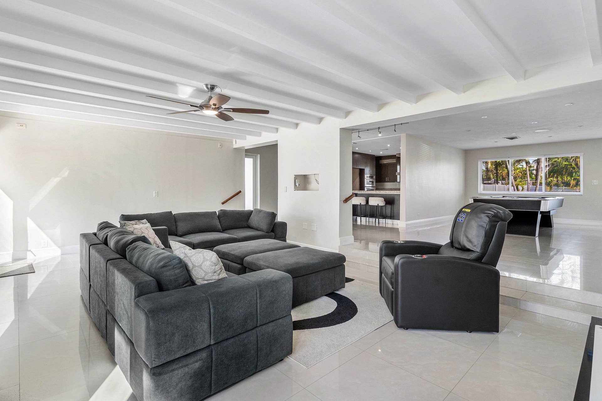009-3444PierceStreet-Hollywood-FL-33021-
