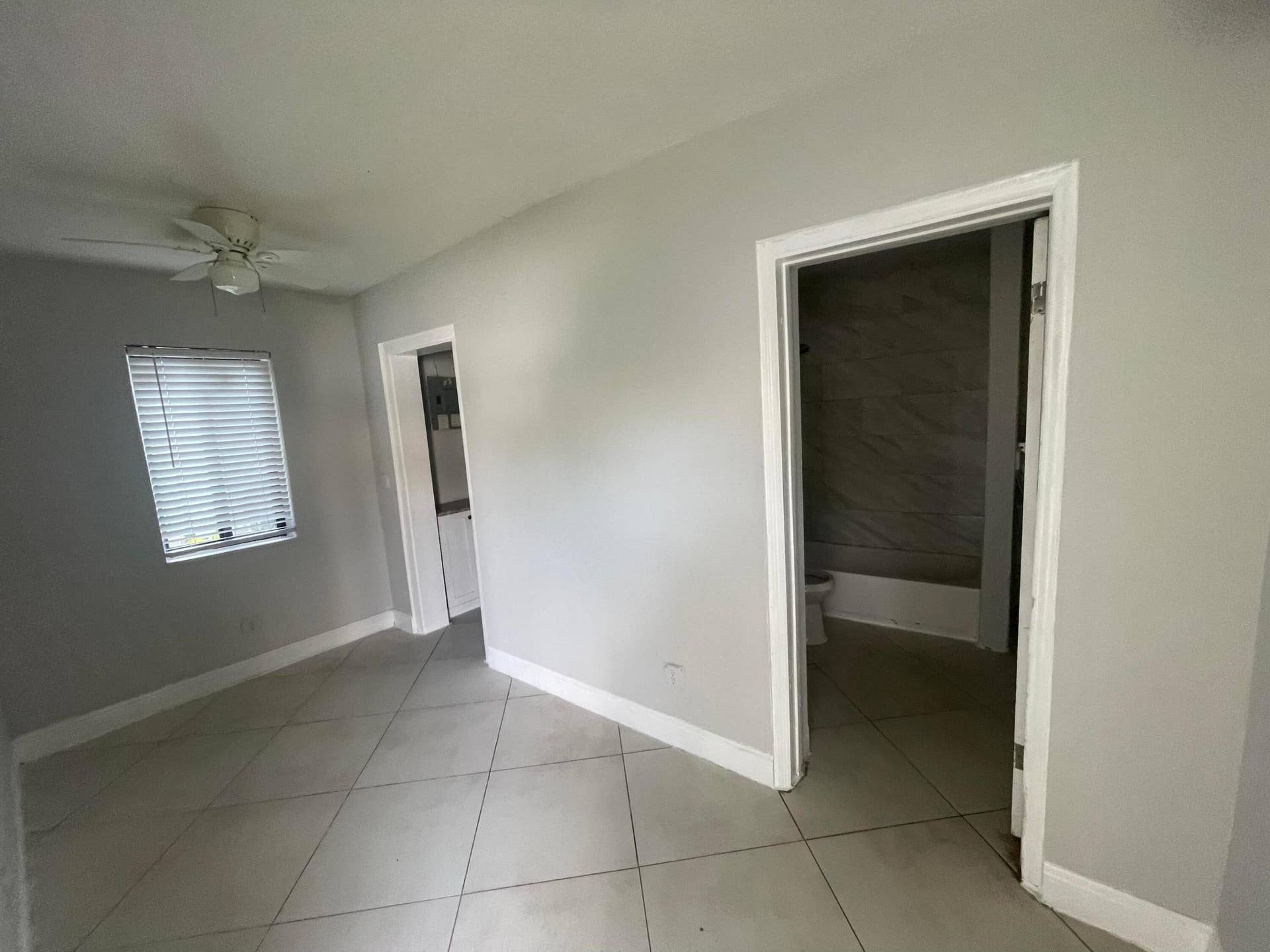 103 NW 7TH, #F, Pompano Beach, FL 33060 IMG_3890