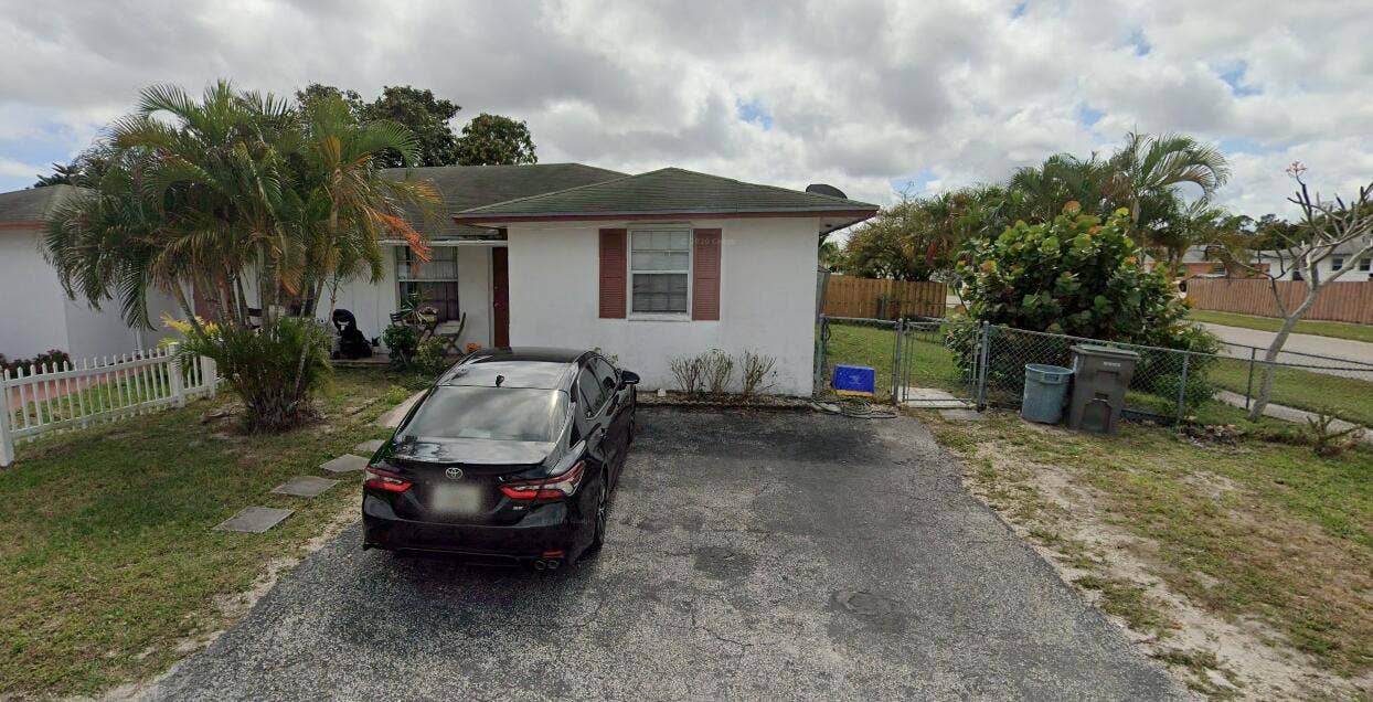 5288 E Cannon Way, West Palm Beach, FL 33415 front