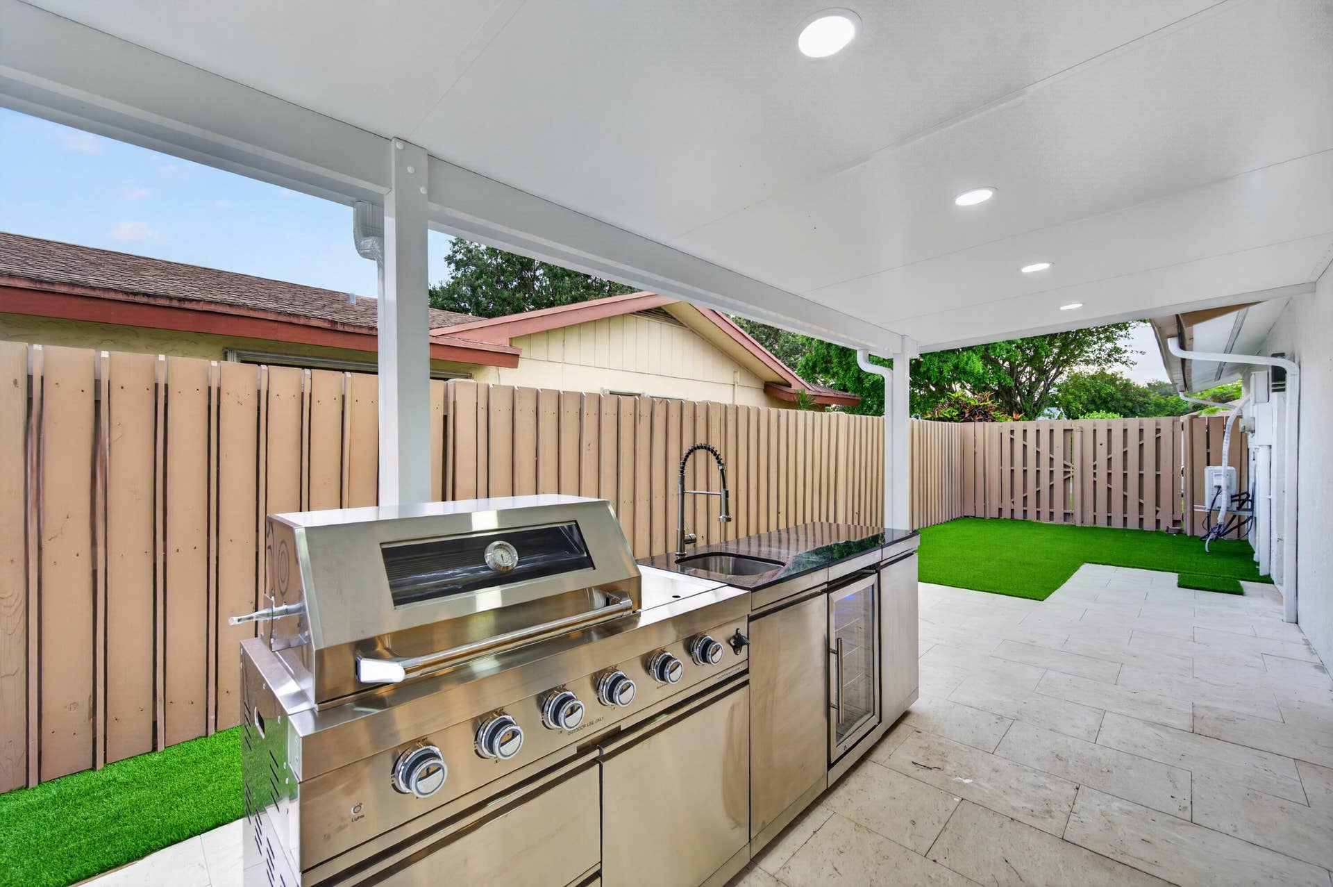 3088 NW 26TH Avenue, Boca Raton, FL 33434 Summer kitchen