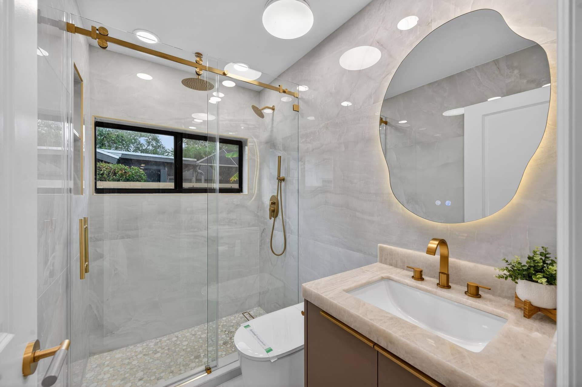 3088 NW 26TH Avenue, Boca Raton, FL 33434 Secondary bathroom