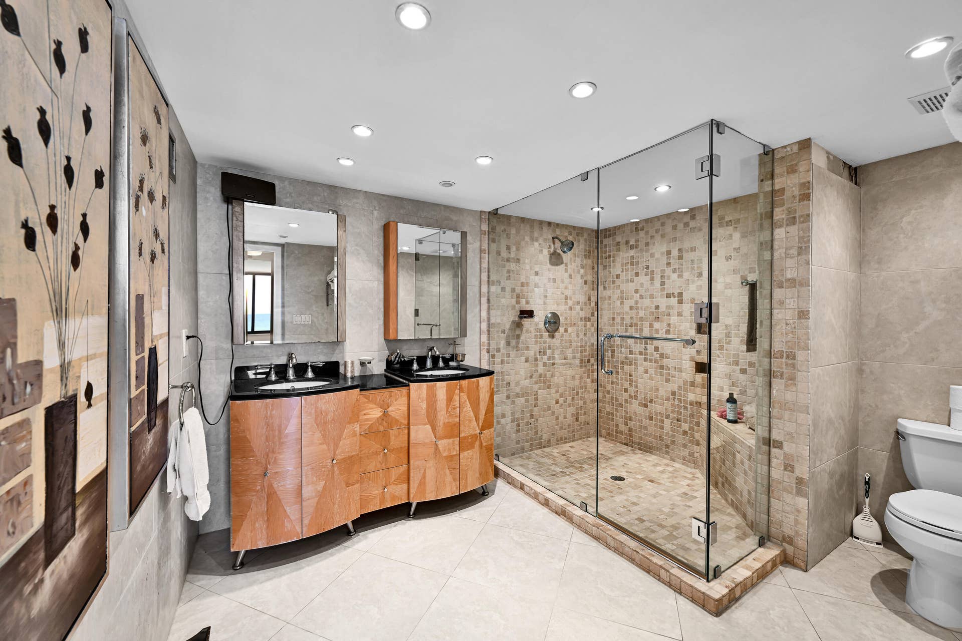 3590 S Ocean Boulevard, #703, South Palm Beach, South Palm Beach, FL 33480 mayfair unit 703 primary bath