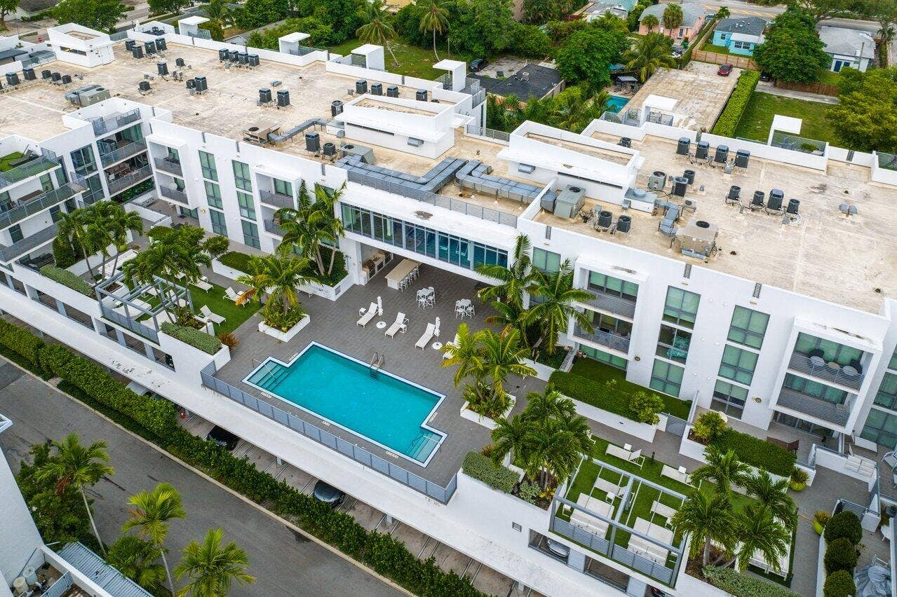 036-111Southeast1stAvenue-DelrayBeach-FL