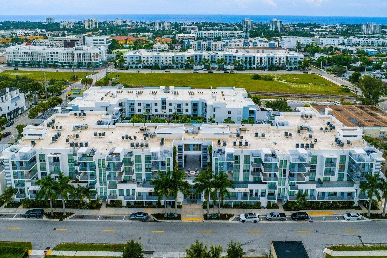 027-111Southeast1stAvenue-DelrayBeach-FL