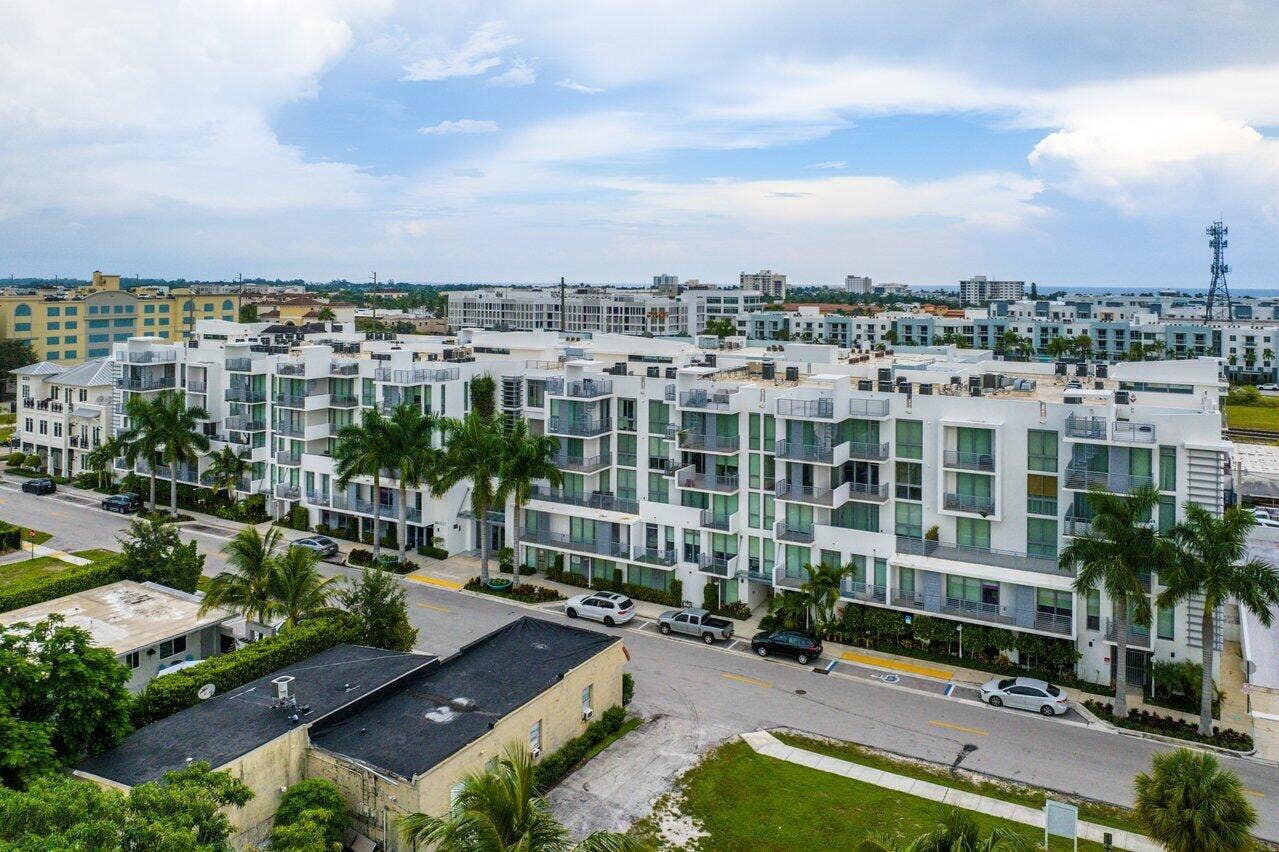 029-111Southeast1stAvenue-DelrayBeach-FL