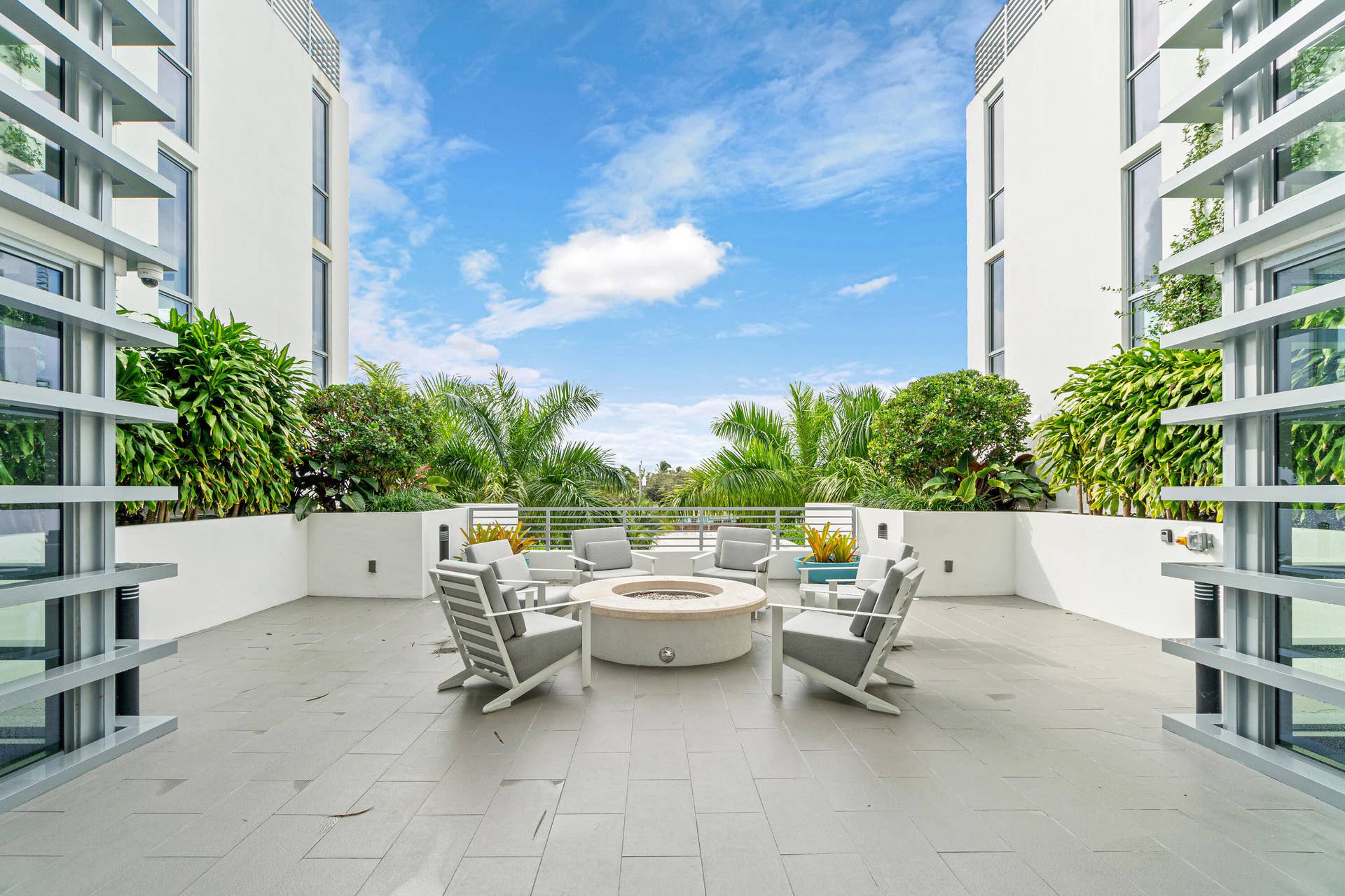 027-111Southeast1stAvenue-DelrayBeach-FL