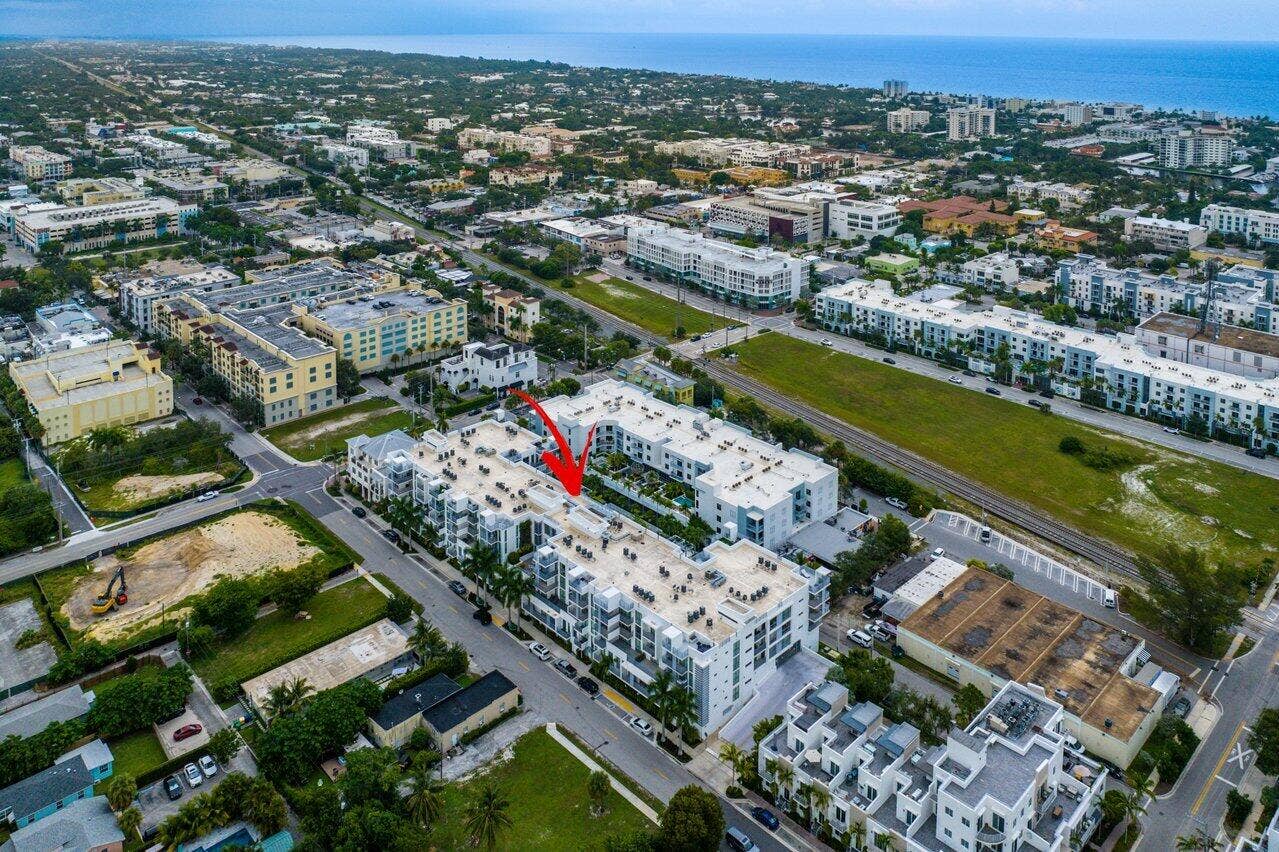 030-111Southeast1stAvenue-DelrayBeach-FL