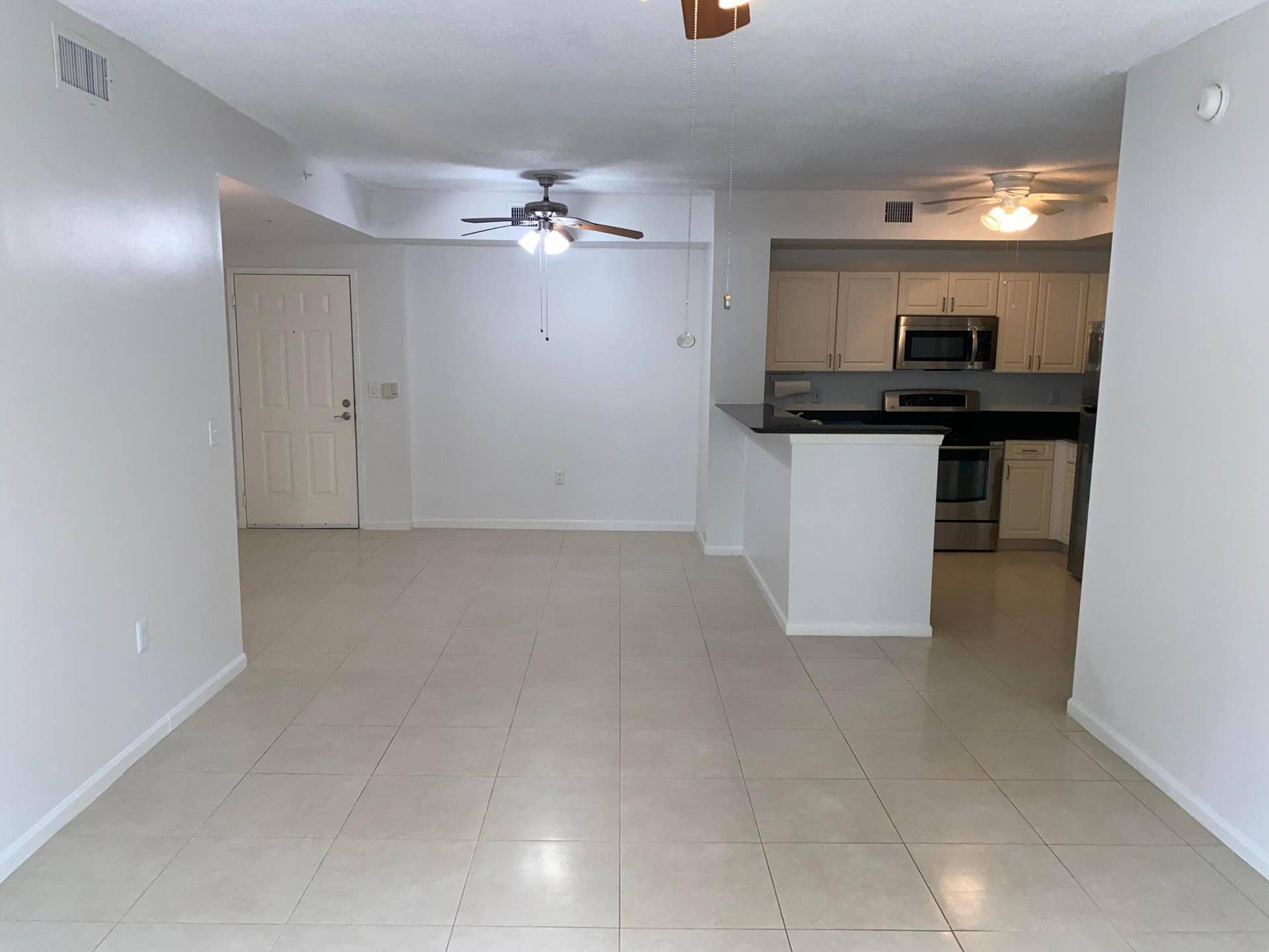 720 S Sapodilla Avenue, #408, West Palm Beach, FL 33401 IMG_4917