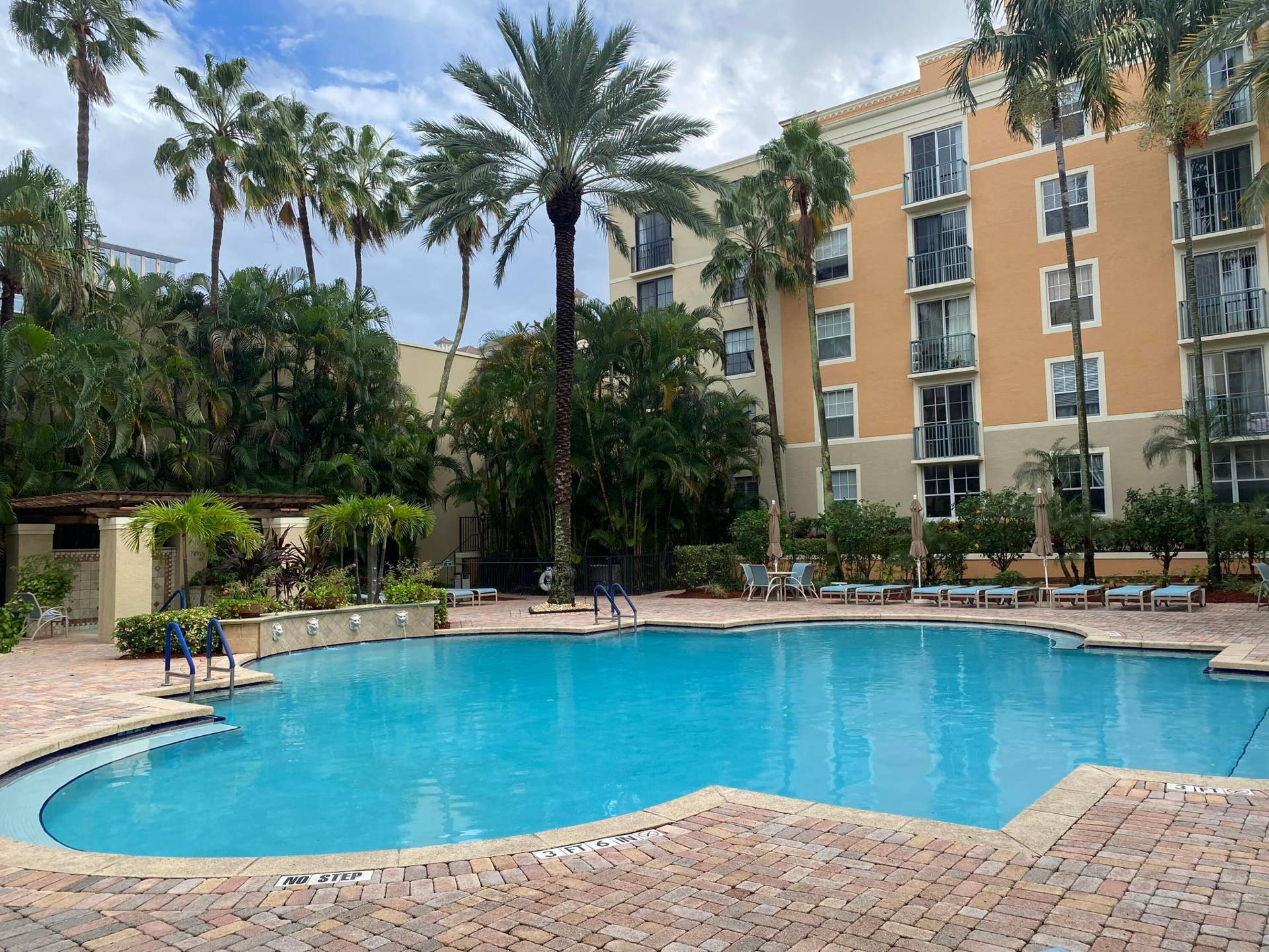 720 S Sapodilla Avenue, #408, West Palm Beach, FL 33401 IMG_4969