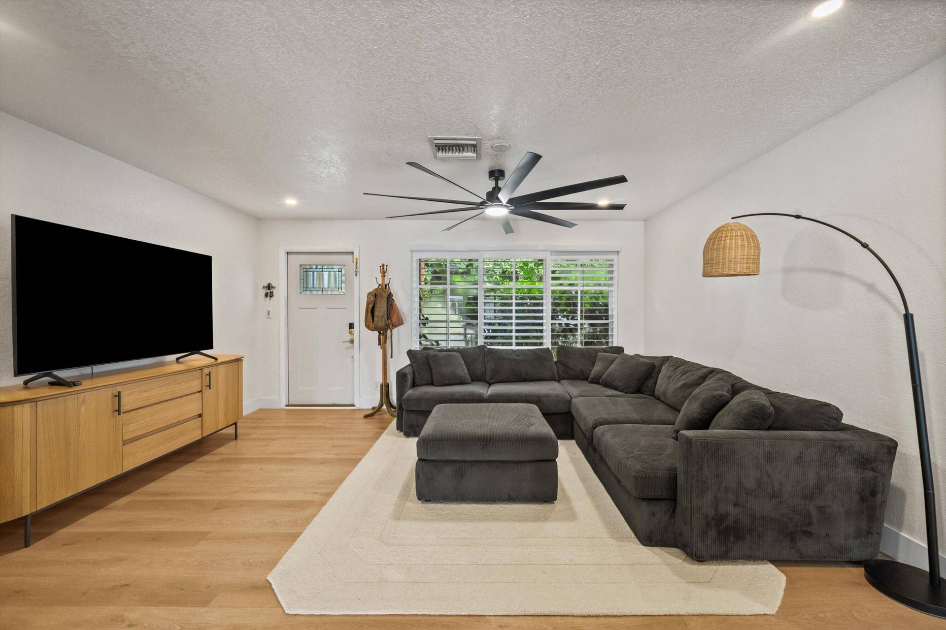 160 SE 9TH Street, Pompano Beach, FL 33060 160 SE 9th Street, Pompano