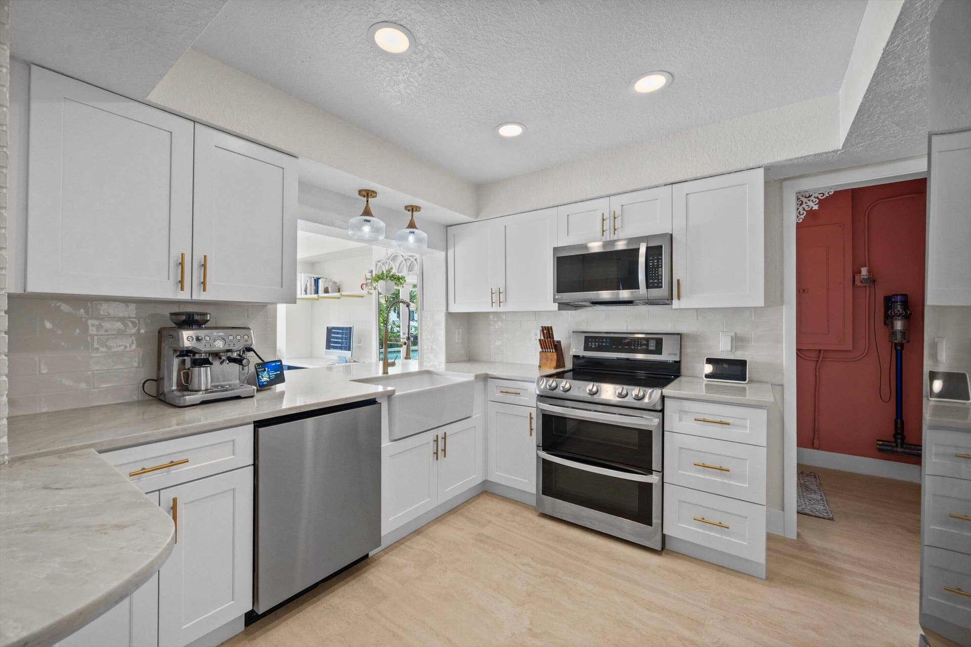 160 SE 9TH Street, Pompano Beach, FL 33060 160 SE 9th Street, Pompano