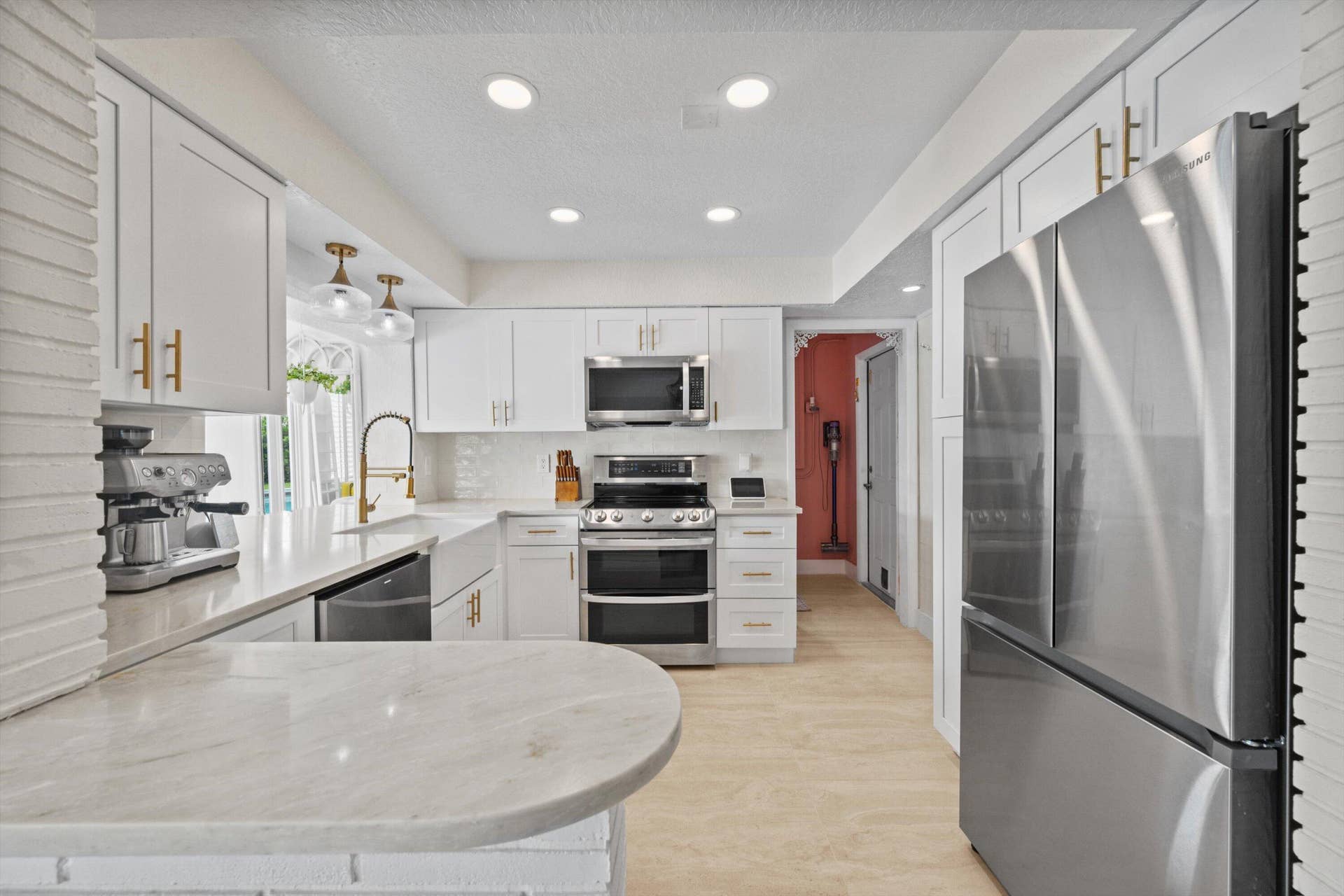 160 SE 9TH Street, Pompano Beach, FL 33060 160 SE 9th Street, Pompano