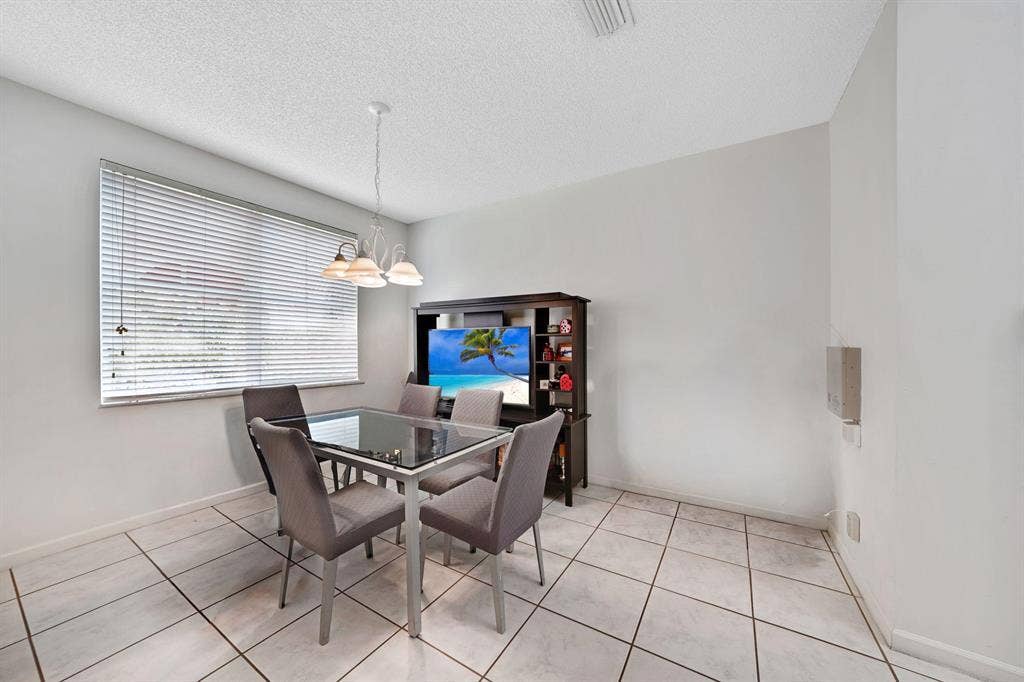 1457 BANYAN Way, Weston, FL 33327 IMG_7387