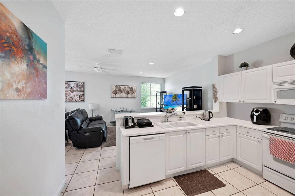 1457 BANYAN Way, Weston, FL 33327 IMG_7370
