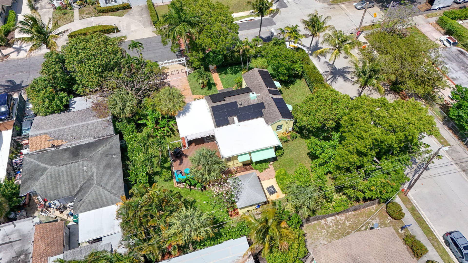 502 49th Street, West Palm Beach, FL 33407 72-web-or-mls-DJI_20260421143603_0781_D-