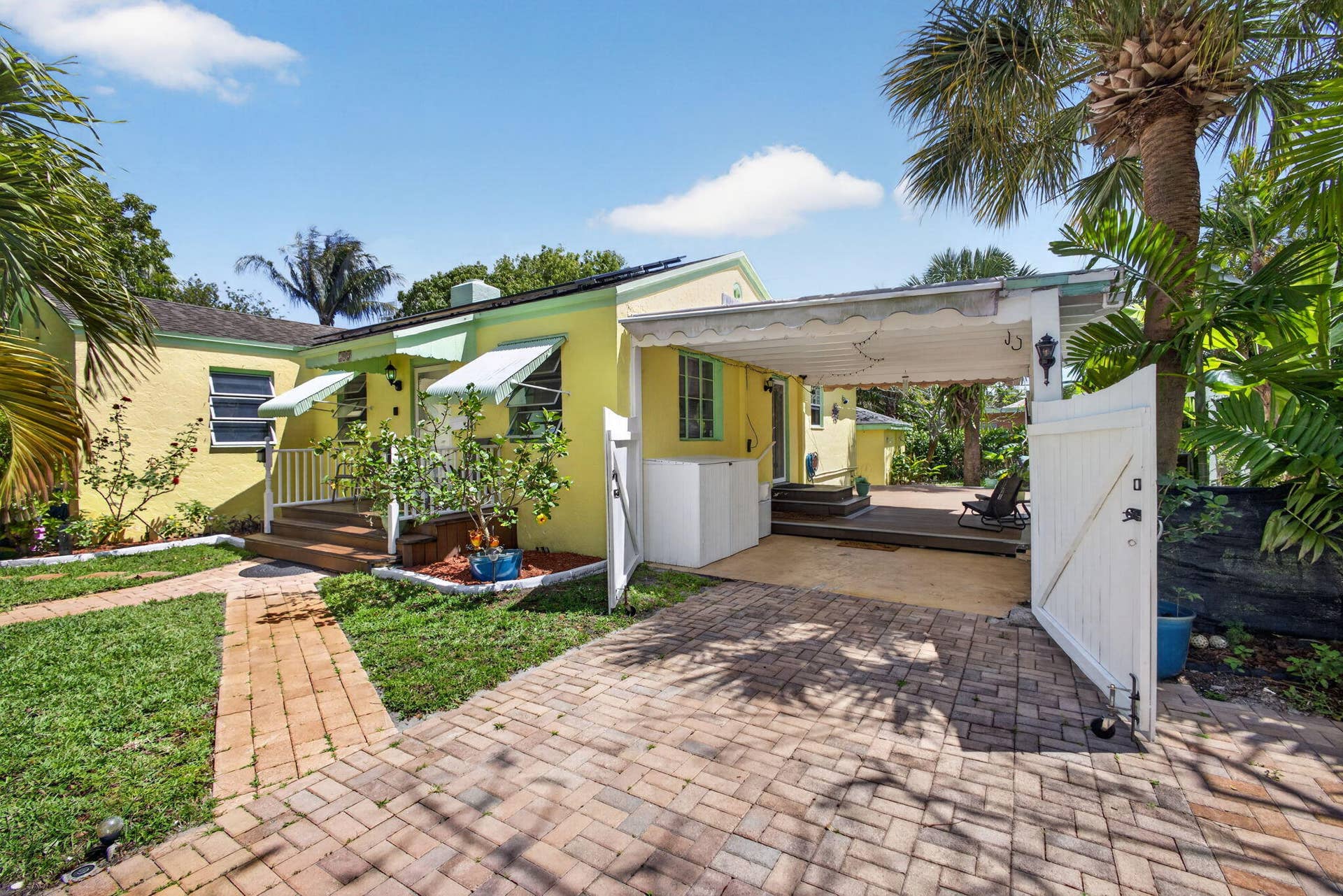 502 49th Street, West Palm Beach, FL 33407 16-web-or-mls-5D1A9398