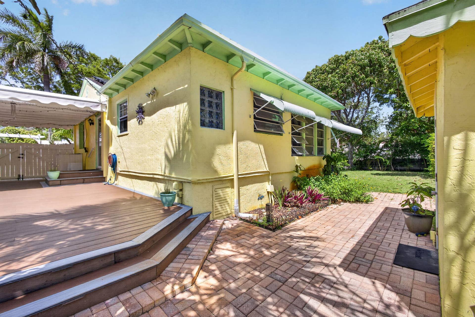 502 49th Street, West Palm Beach, FL 33407 33-web-or-mls-5D1A9483