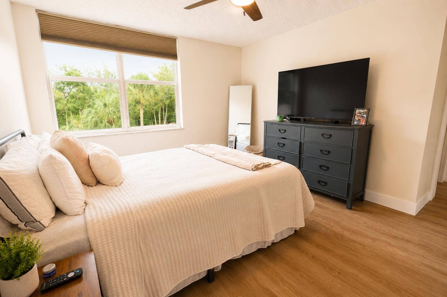 9491 EVERGREEN Place, #307, Davie, FL 33324 Master bedroom