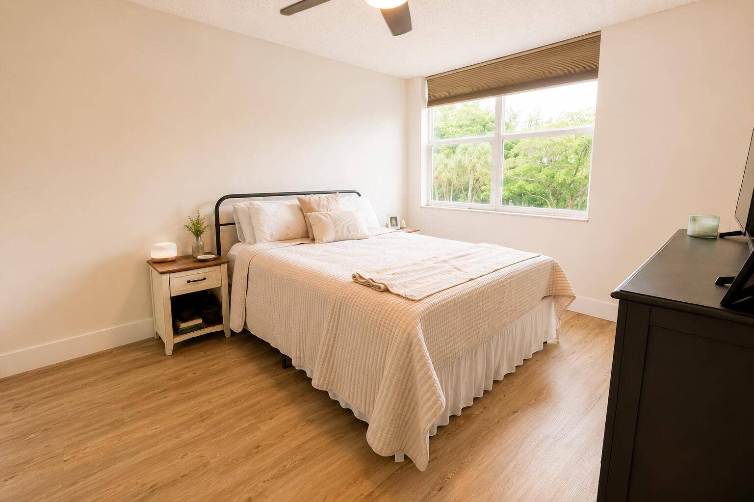 9491 EVERGREEN Place, #307, Davie, FL 33324 Master bedroom