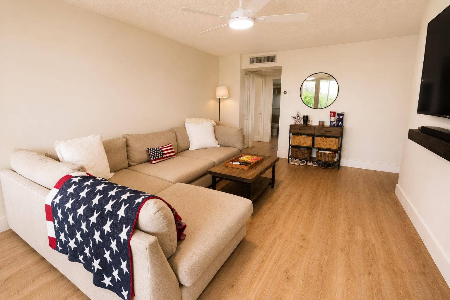 9491 EVERGREEN Place, #307, Davie, FL 33324 Living Room