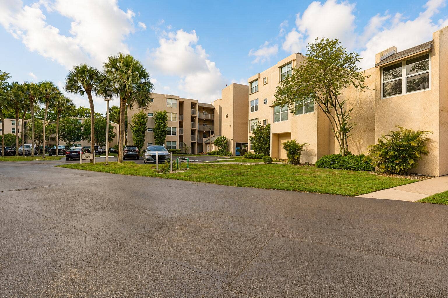 9491 EVERGREEN Place, #307, Davie, FL 33324 Outside of building
