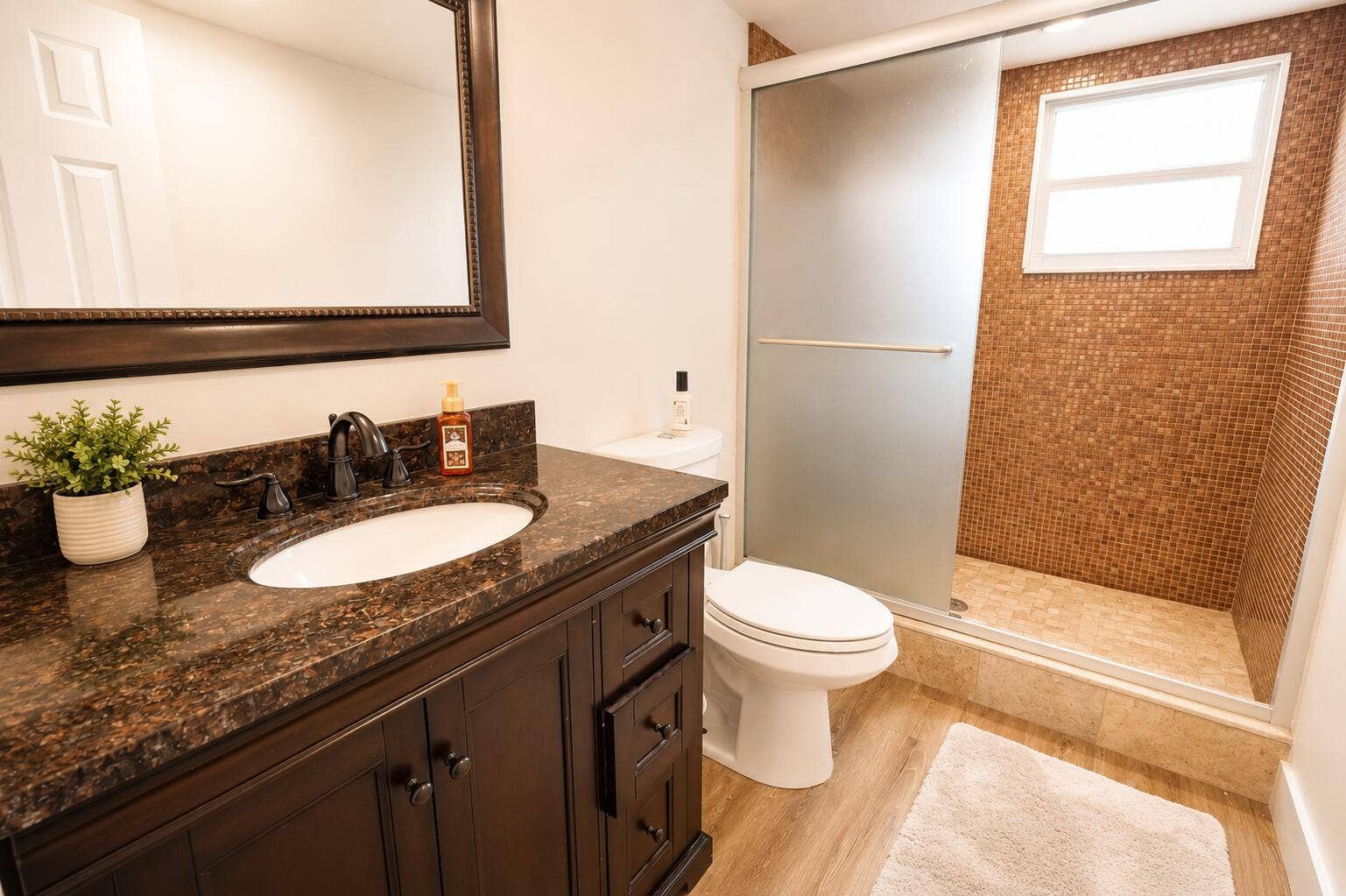 9491 EVERGREEN Place, #307, Davie, FL 33324 Second bathroom