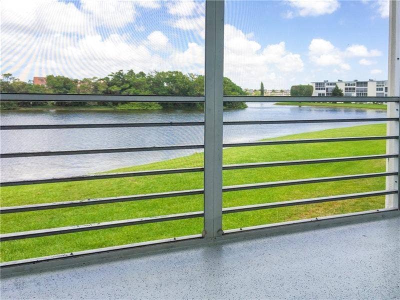 2055 AINSLIE D - TERRACE VIEW