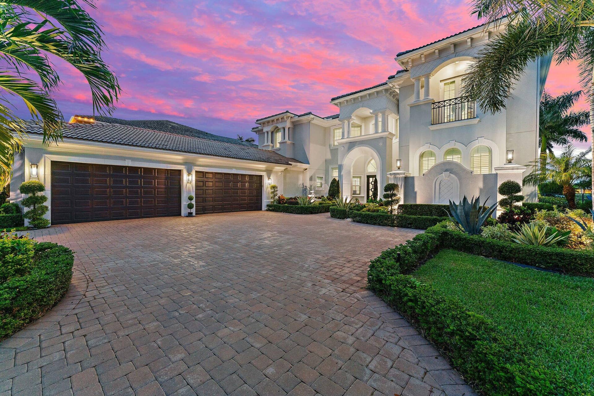 grand driveway with additional parking