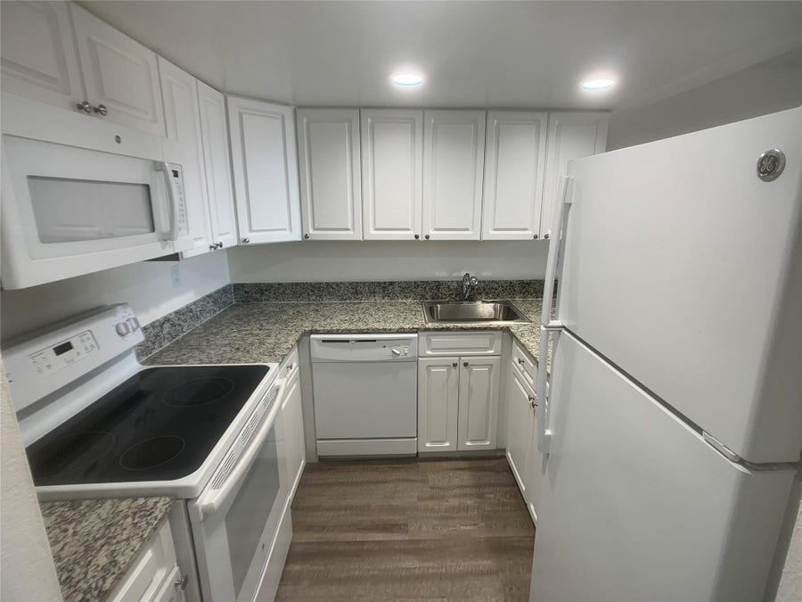 Property photo for 19455 NE 10 Avenue, #4-506, North Miami Beach, FL