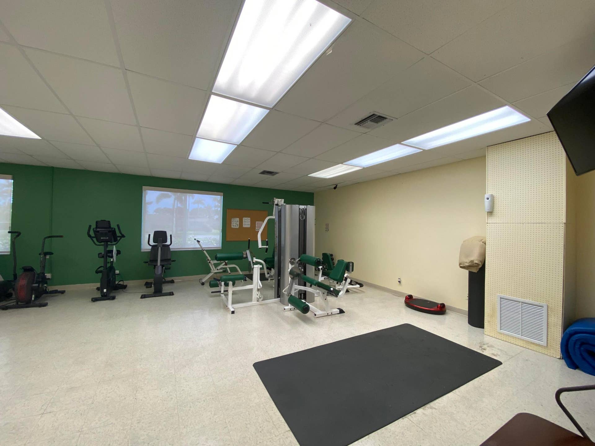 2653 Dudley Drive W, #F, West Palm Beach, FL 33415 SO MANY ACTIVITIES SO LITTLE TIME