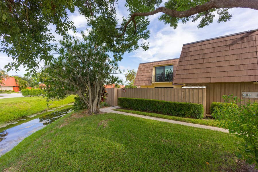 Property photo for 818 8TH Court, Palm Beach Gardens, FL