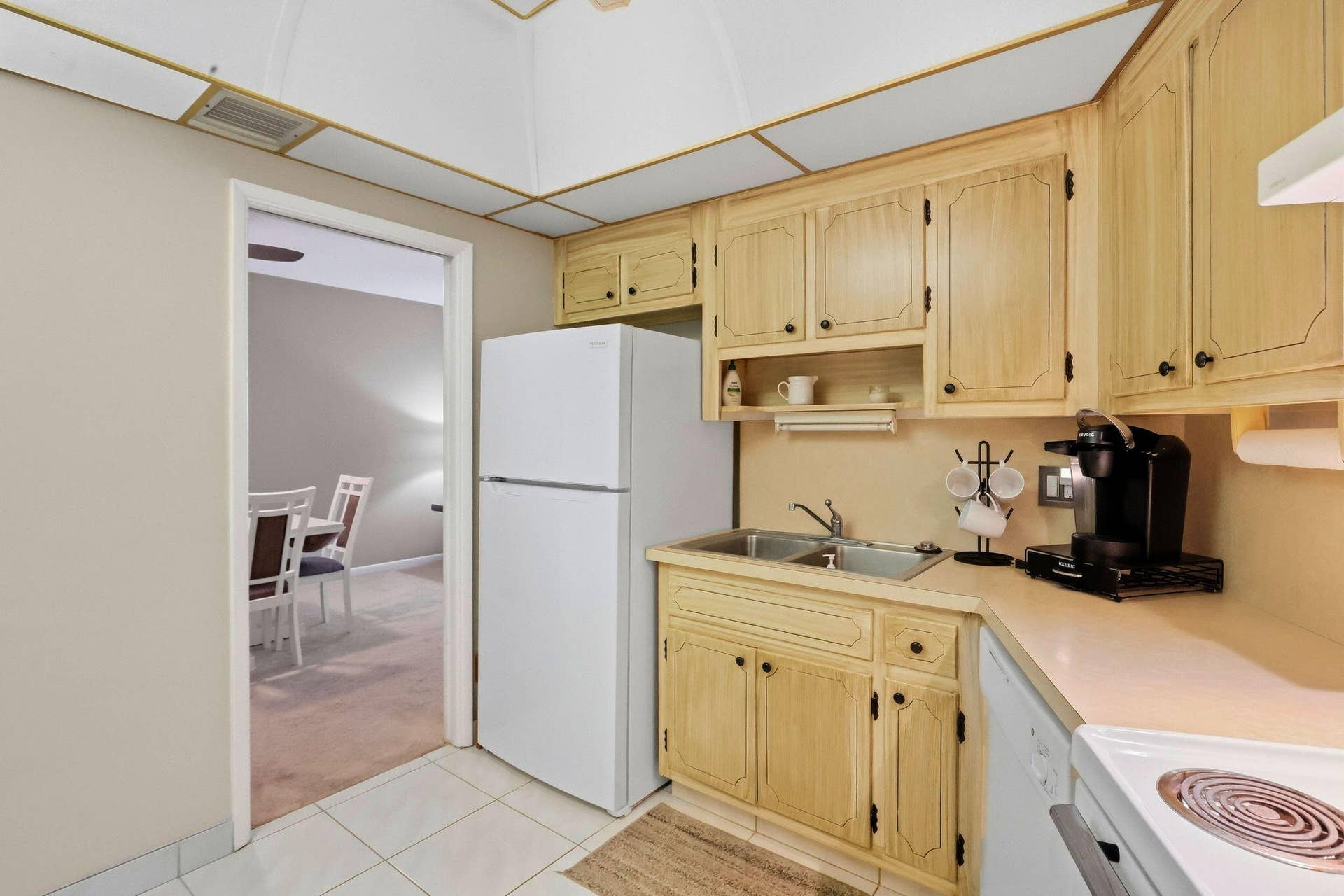1000 Lowry Street, #5G, Delray Beach, FL 33483 Kitchen