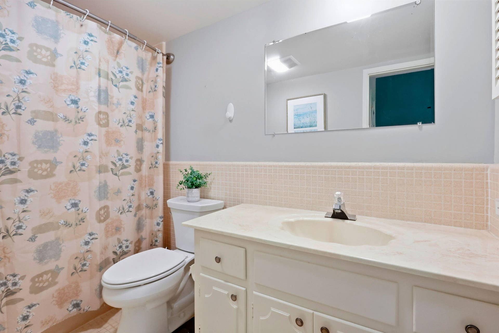 1000 Lowry Street, #5G, Delray Beach, FL 33483 Full Bath