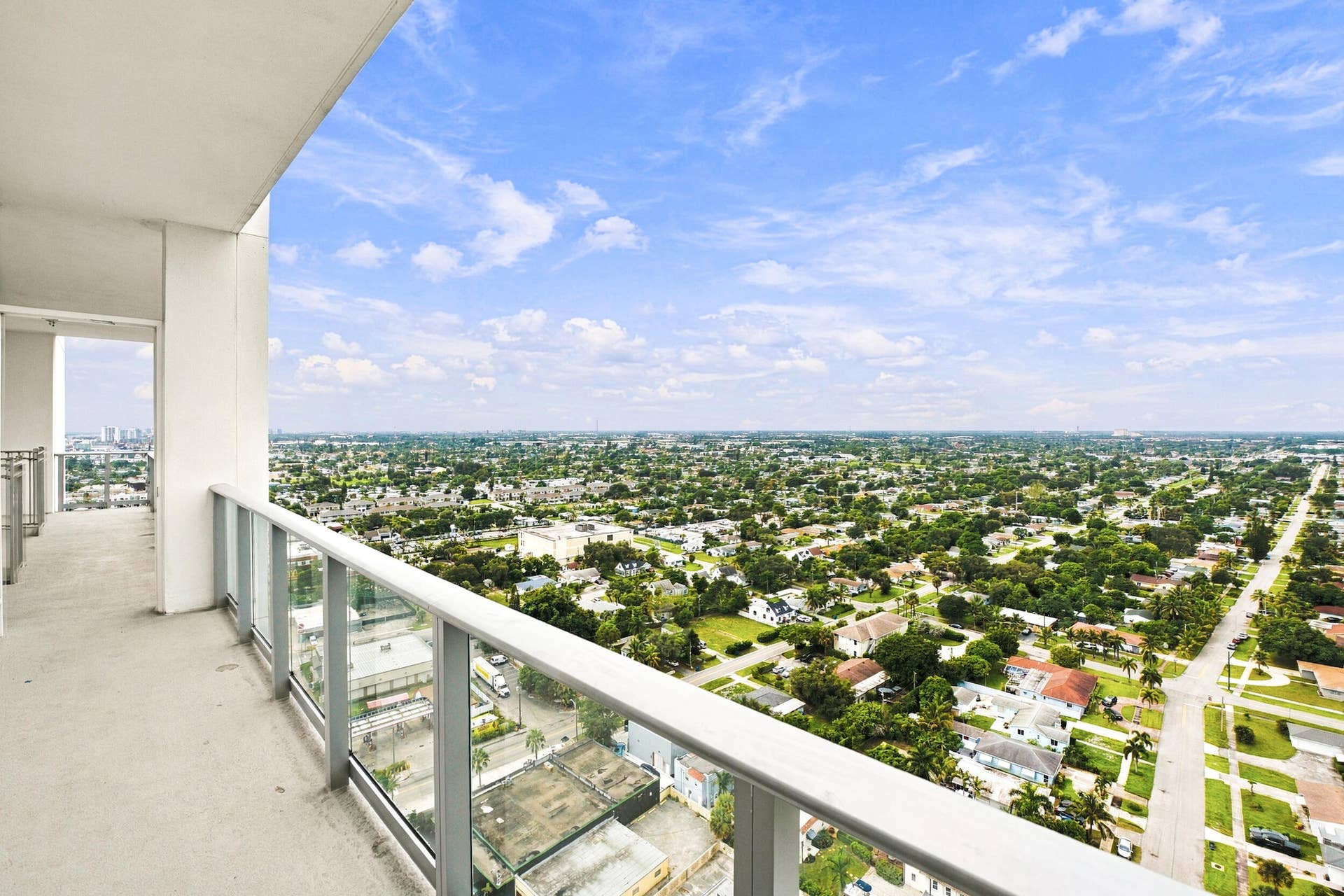 220 LAKE SHORE Drive, #2306, West Palm Beach, FL 33403 51_062__jjl0423