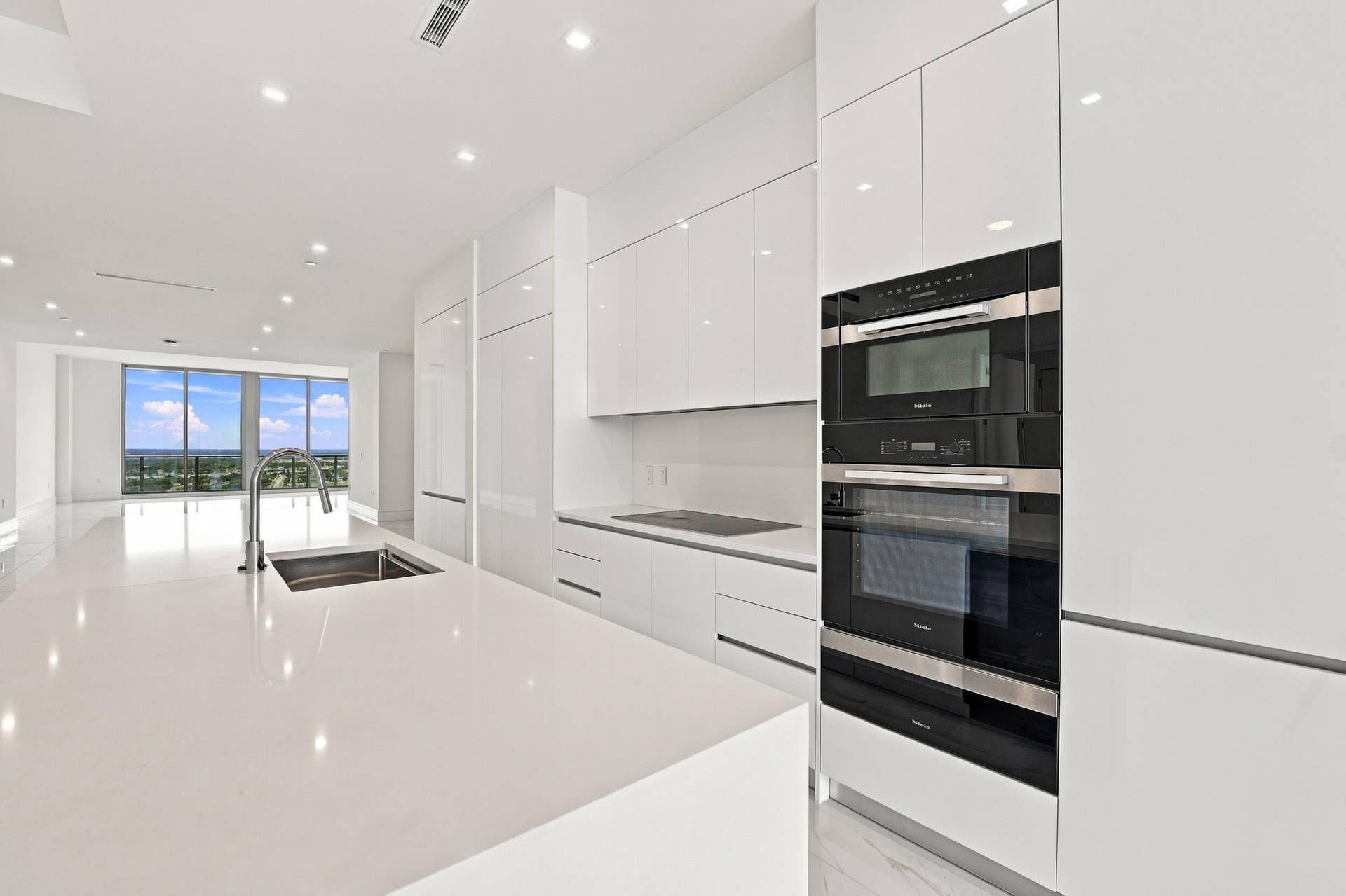 220 LAKE SHORE Drive, #2306, West Palm Beach, FL 33403 26_038__jjl0208