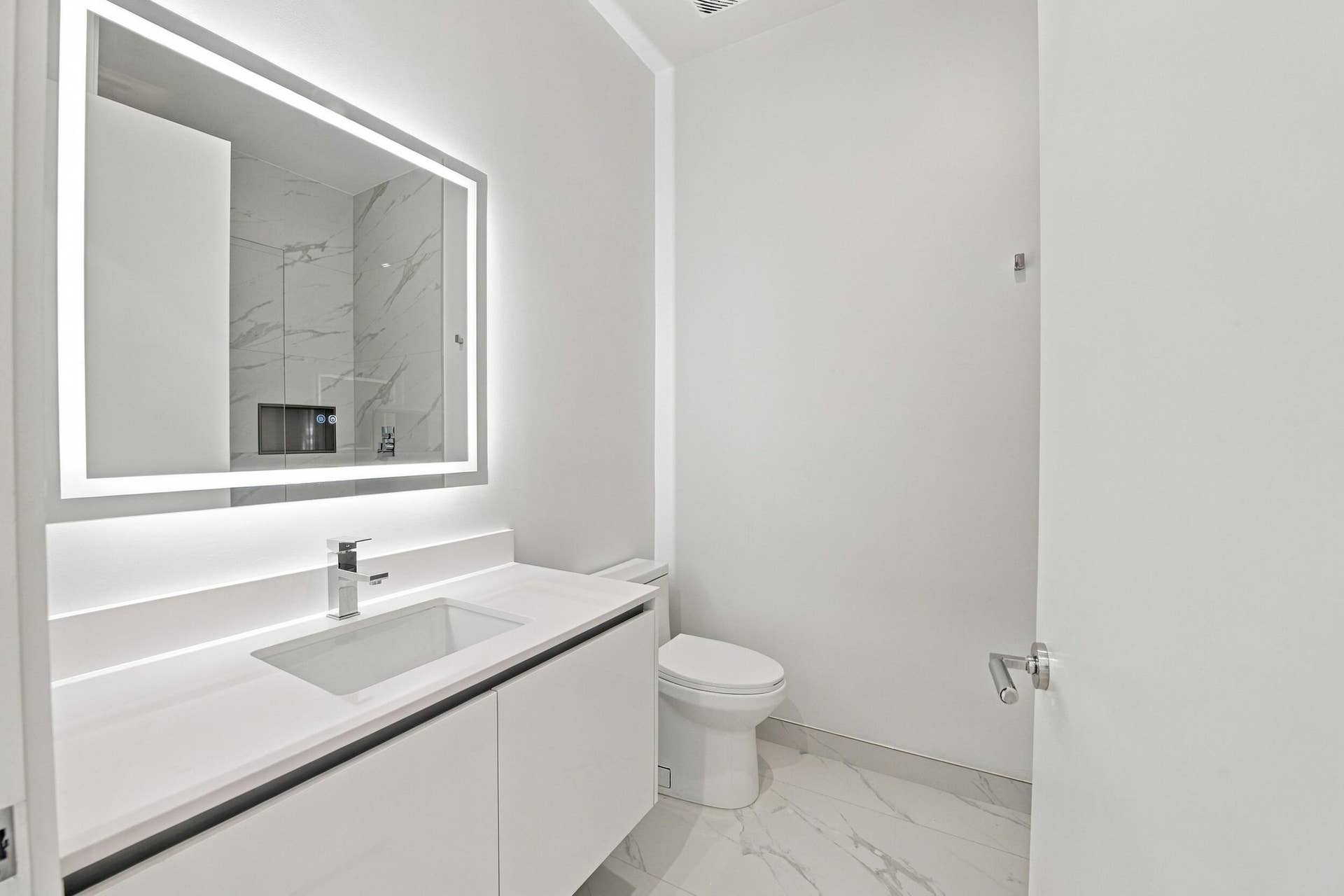 220 LAKE SHORE Drive, #2306, West Palm Beach, FL 33403 36_047__jjl0373