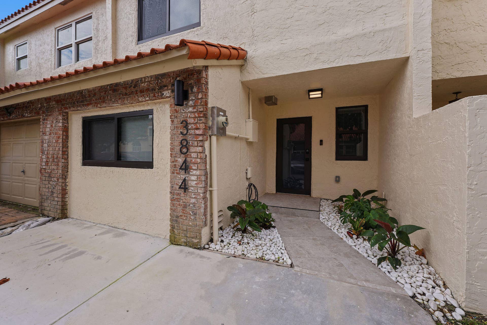 3844 ATLANTA Street, Hollywood, FL 33021 6__3844_Atlanta_Street_Hollywood_photo_b
