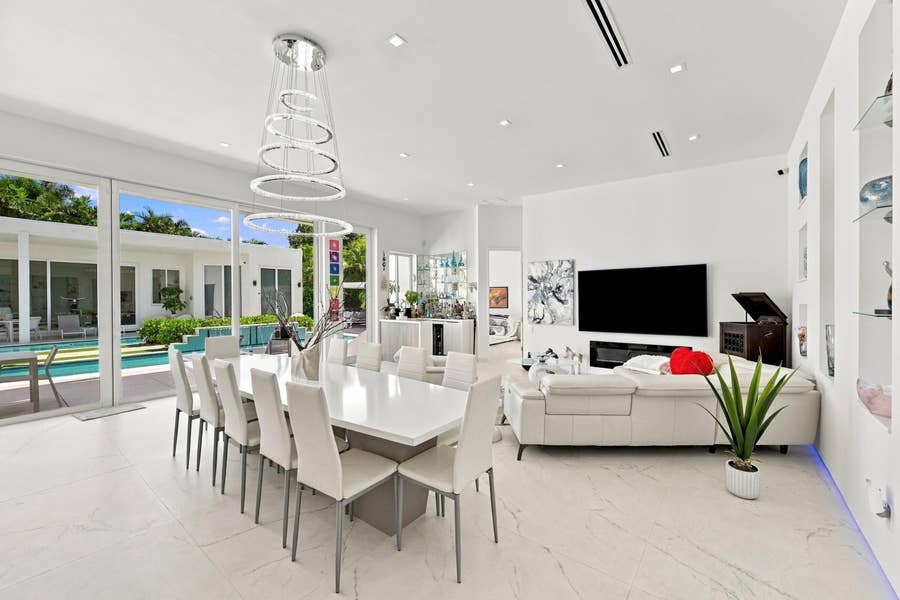Property photo for 110 NE 16TH Place, Fort Lauderdale, FL