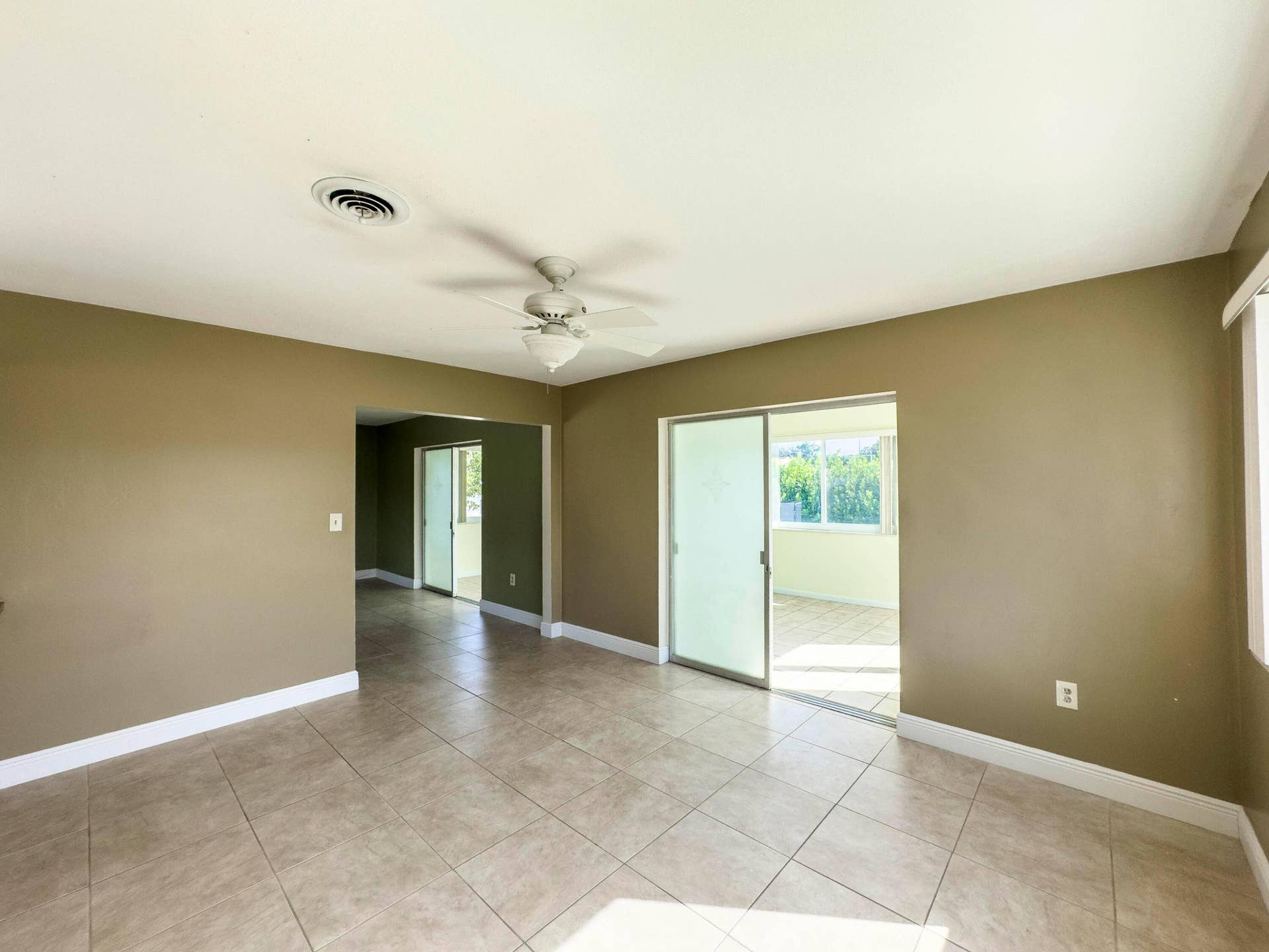 1025 Yale Drive, Hollywood, FL 33021 IMG_4617
