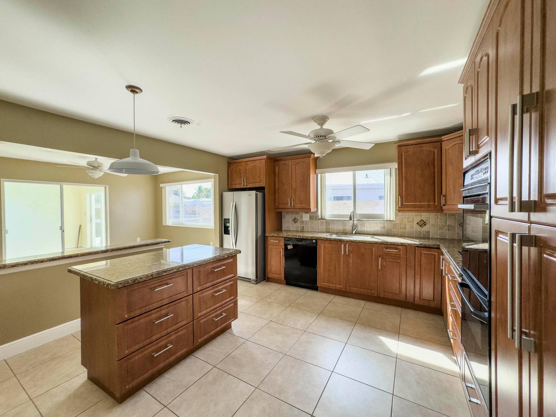 1025 Yale Drive, Hollywood, FL 33021 IMG_4621