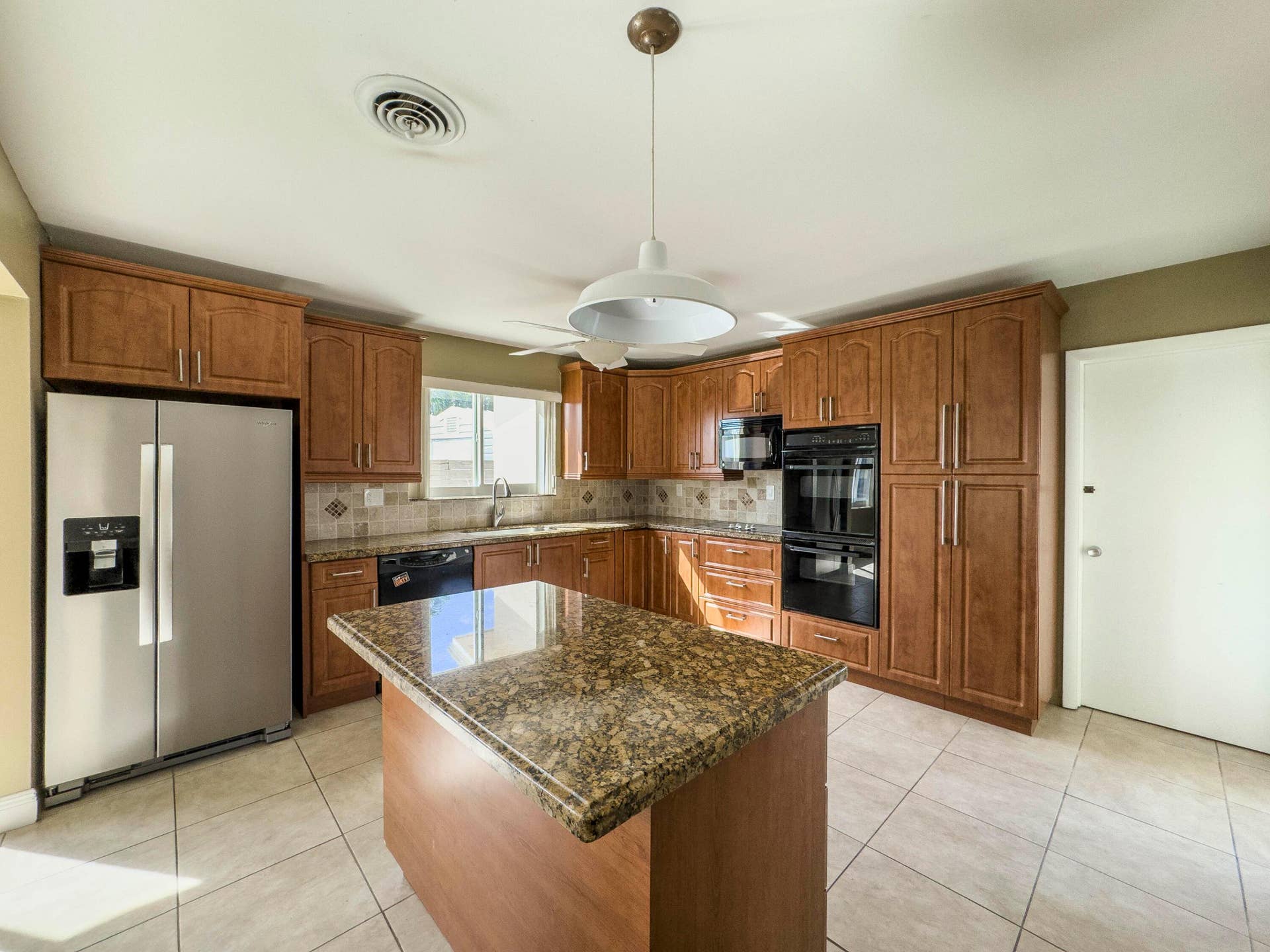 1025 Yale Drive, Hollywood, FL 33021 IMG_4620