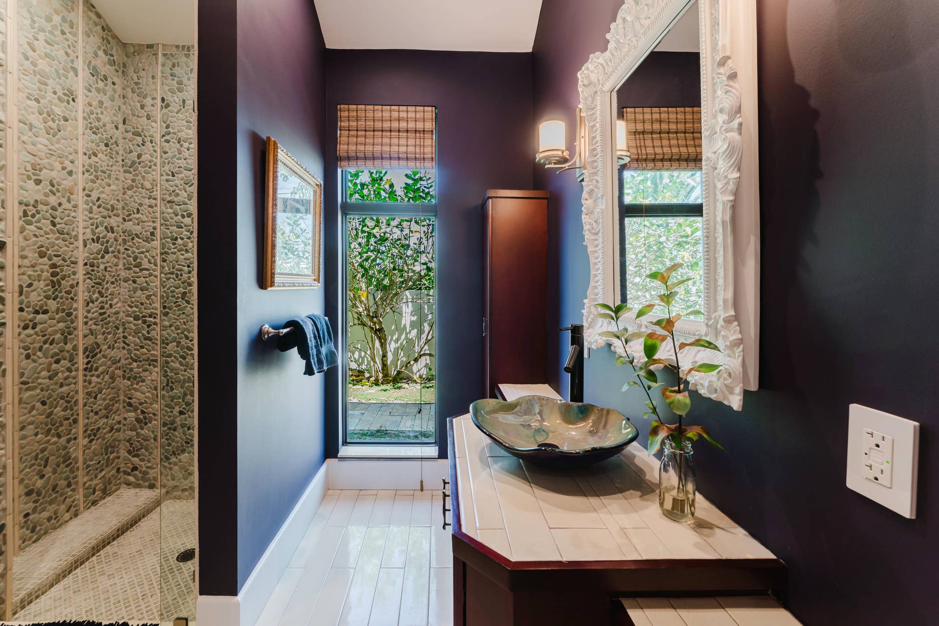 Guest Bath 1