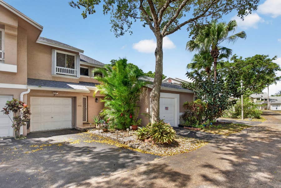 Property photo for 1991 Discovery Circle E, Deerfield Beach, FL