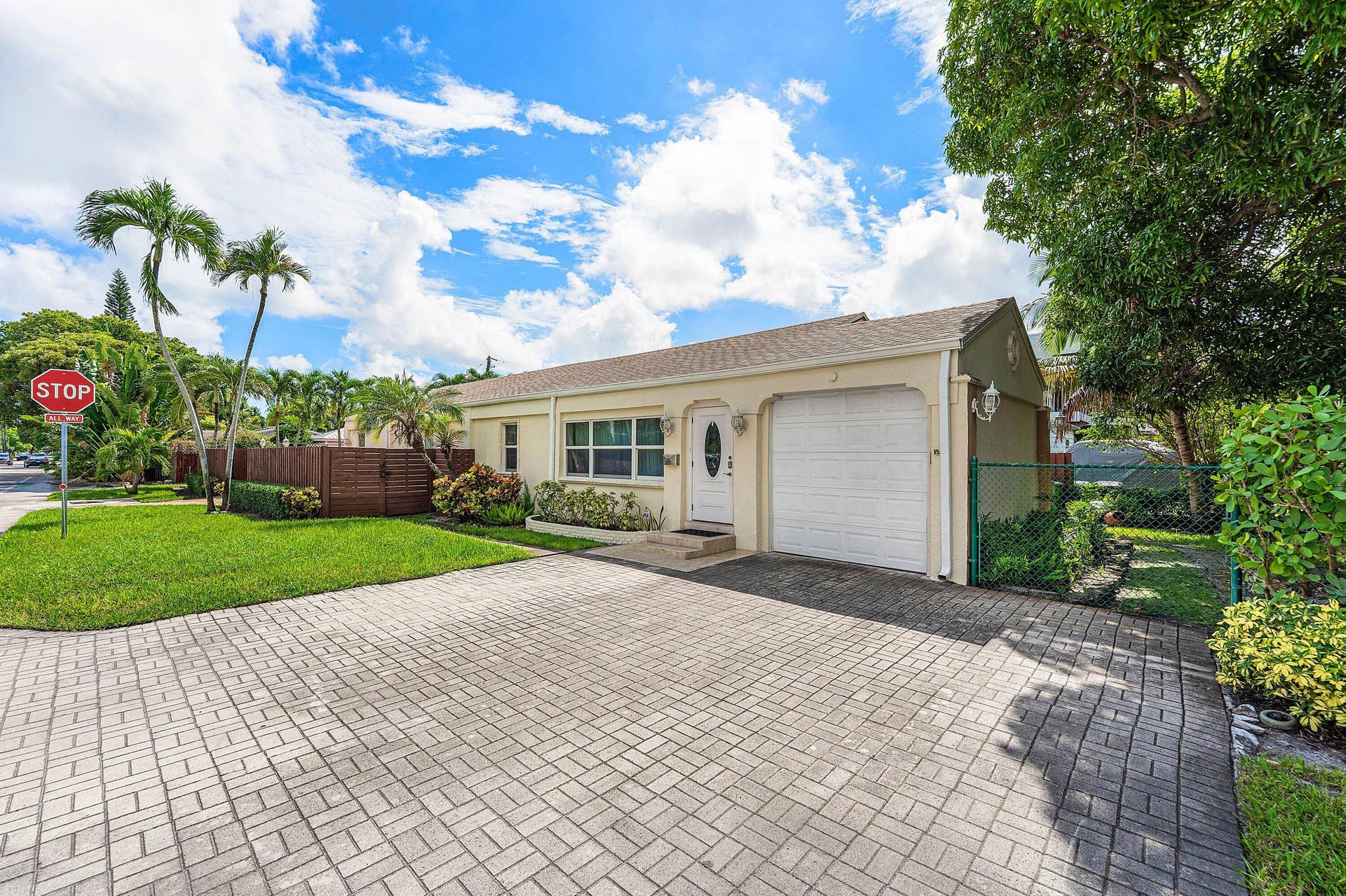 800 NE 6TH Street, #1, Fort Lauderdale, FL 33304 006-800Northeast6thStreet-FortLauderdale