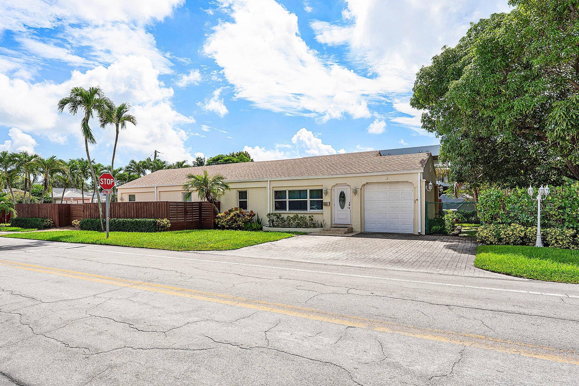 800 NE 6TH Street, #1, Fort Lauderdale, FL 33304 005-800Northeast6thStreet-FortLauderdale