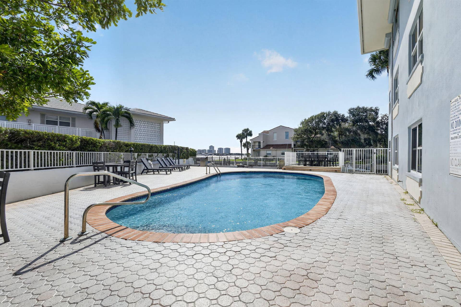 120 Lehane Terrace, #308, North Palm Beach, FL 33408 Community Pool