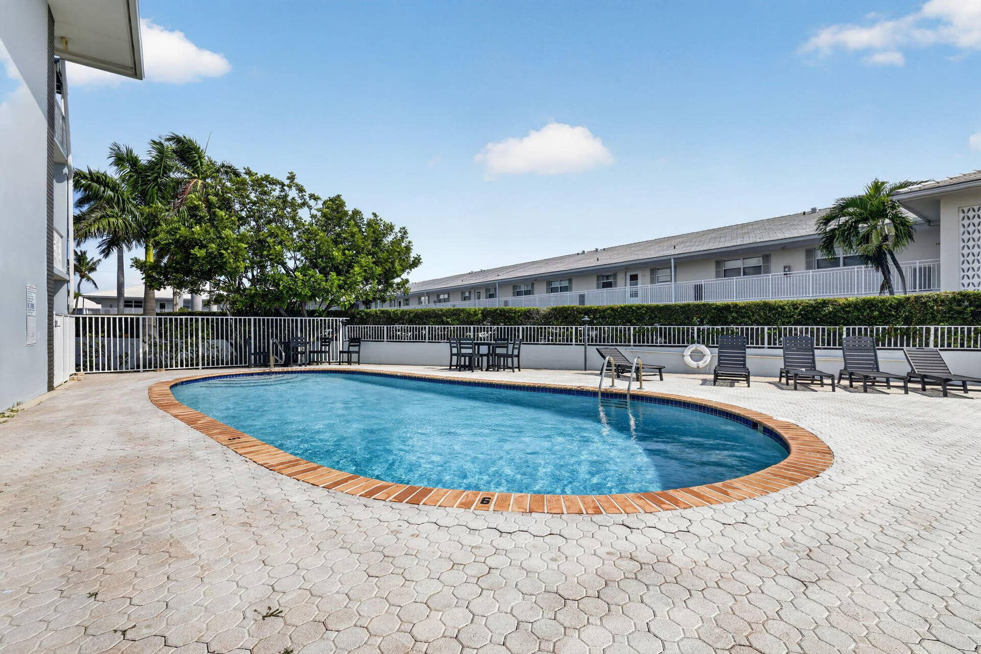 120 Lehane Terrace, #308, North Palm Beach, FL 33408 Community Pool