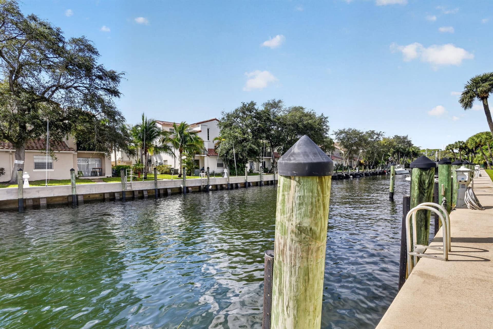 120 Lehane Terrace, #308, North Palm Beach, FL 33408 Docks & Canal View